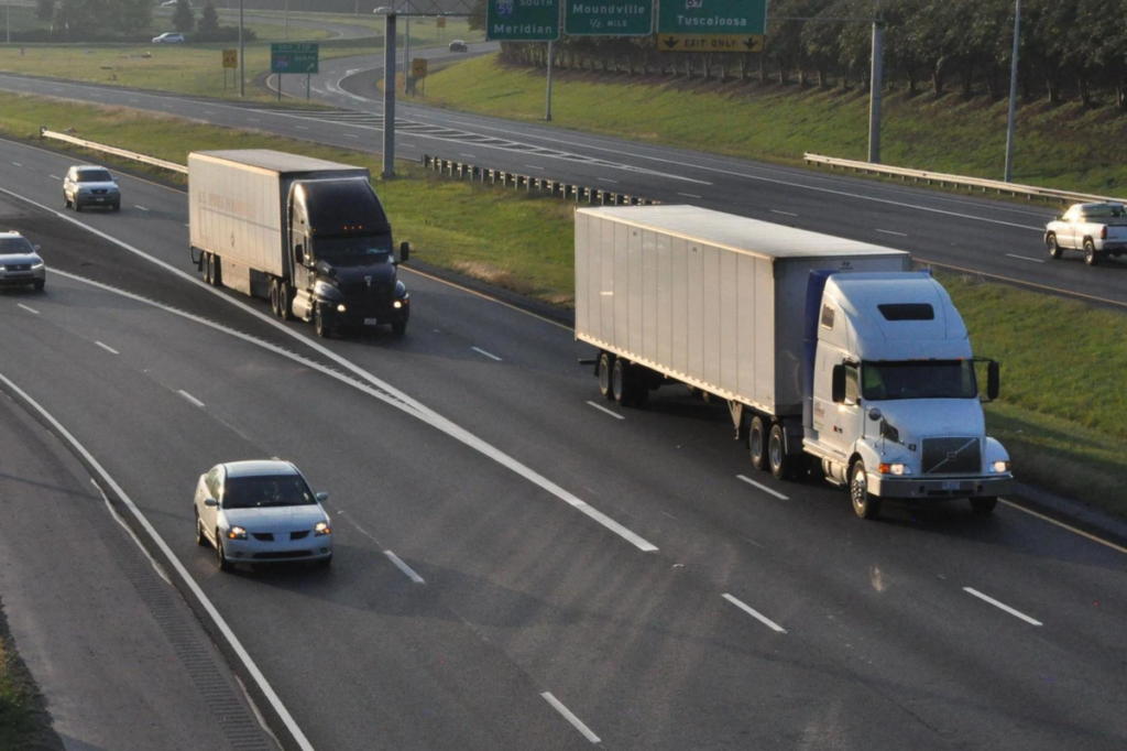 Dozens of trucking groups discourage liability insurance hike in letter to Congress | Overdrive